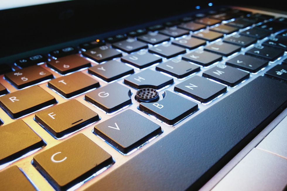 El CMS Editmaker de Cibeles Group incorpora la inteligencia Artificial en su estructura para facilitar a los periodistas la creación y gestión de